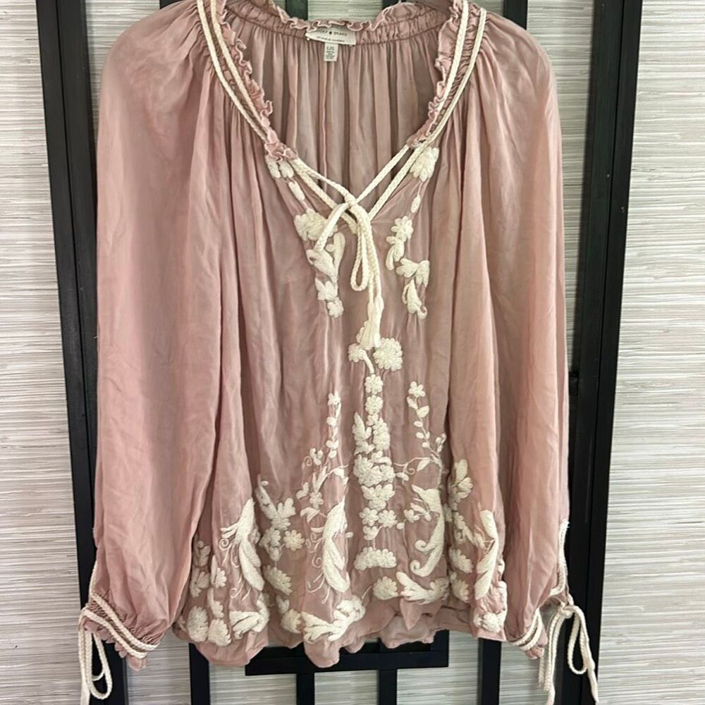 Lucky brand light pink embroidered lightweight super soft long sleeve peasant to